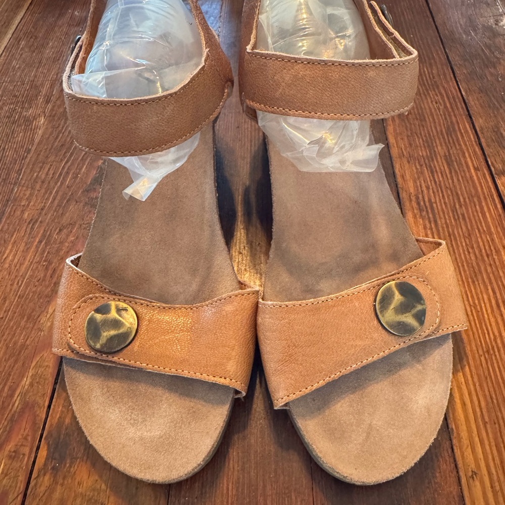 Tan Sandals with Button Detail-Taos